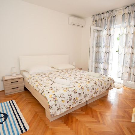 Apartmani Vidusin โนวาลยา ภายนอก รูปภาพ