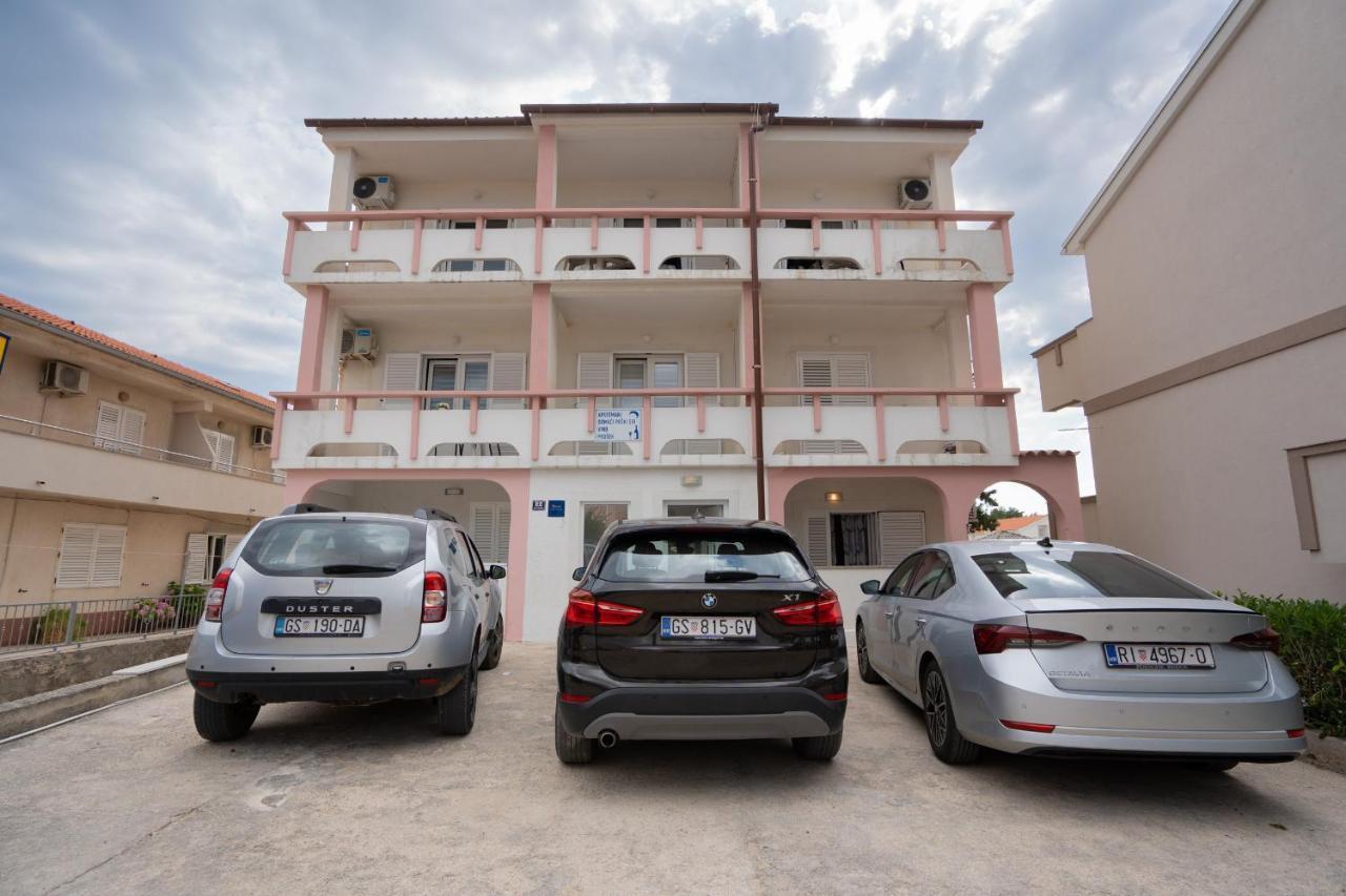 Apartmani Vidusin โนวาลยา ภายนอก รูปภาพ