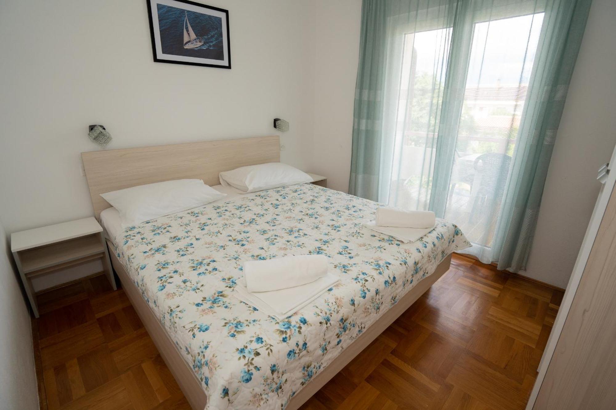 Apartmani Vidusin โนวาลยา ภายนอก รูปภาพ