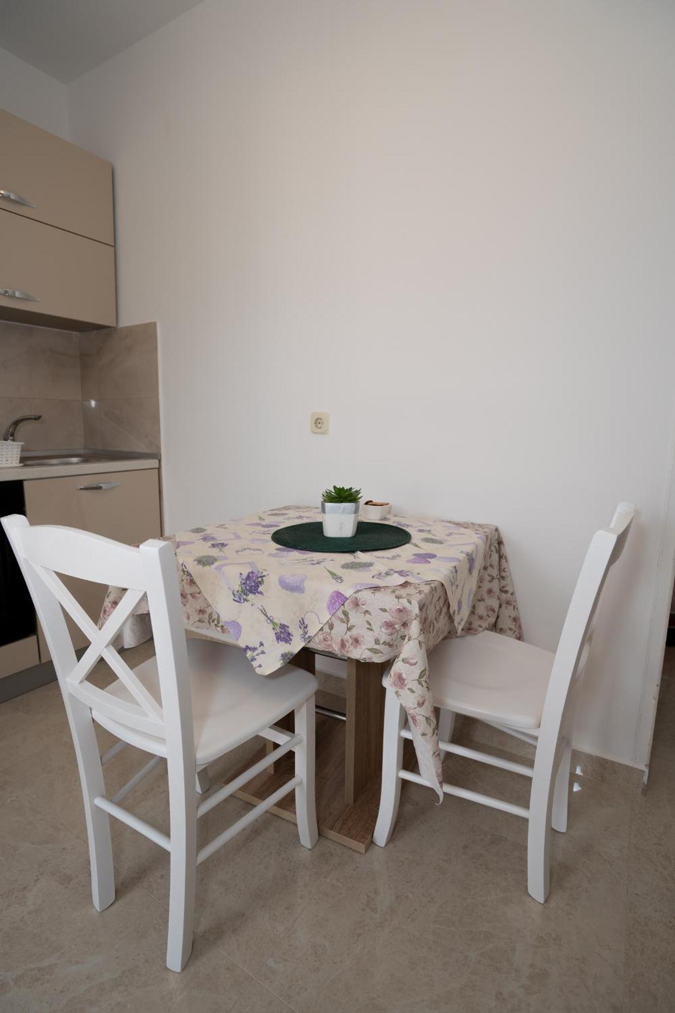 Apartmani Vidusin โนวาลยา ภายนอก รูปภาพ