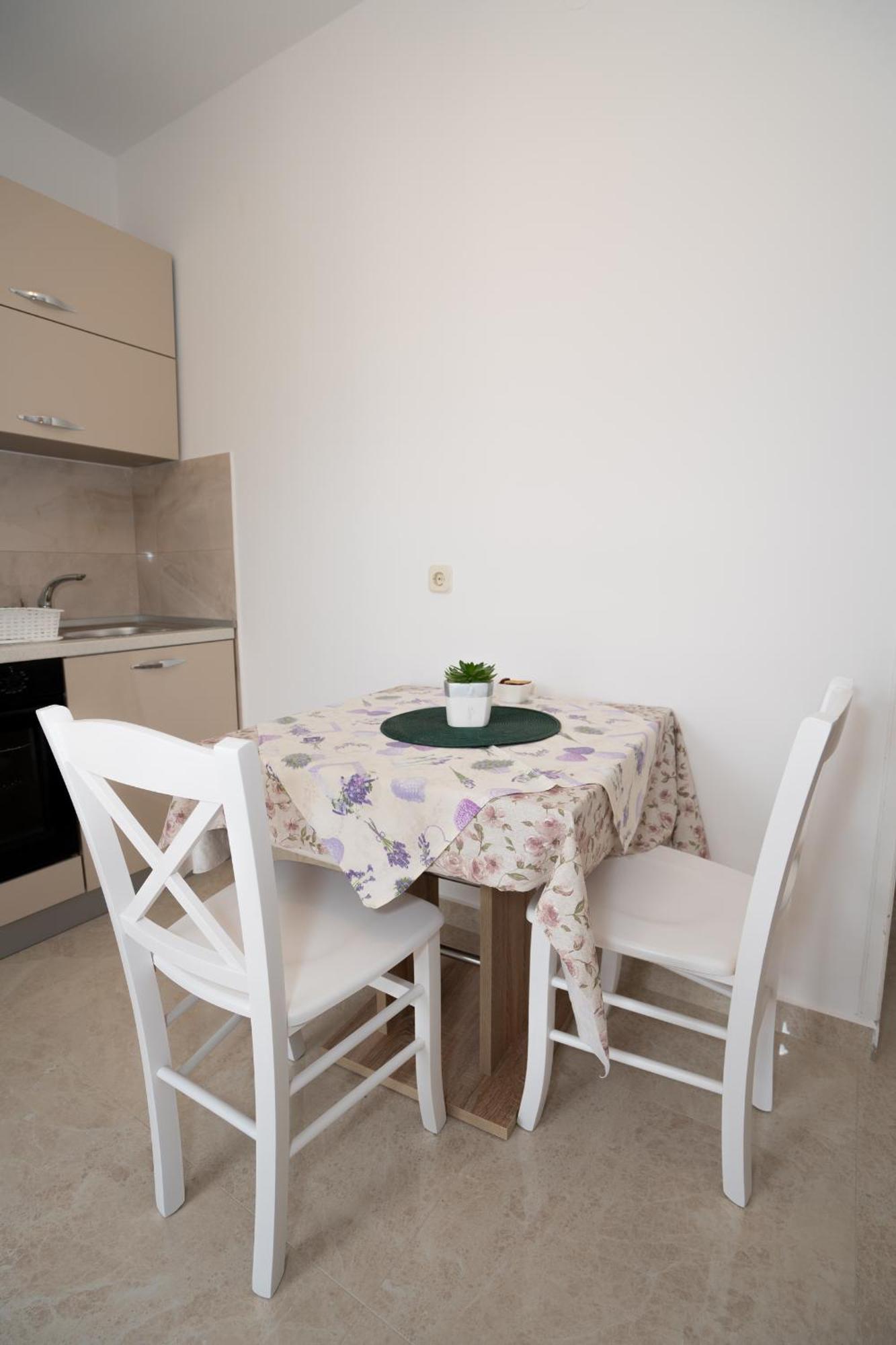 Apartmani Vidusin โนวาลยา ภายนอก รูปภาพ