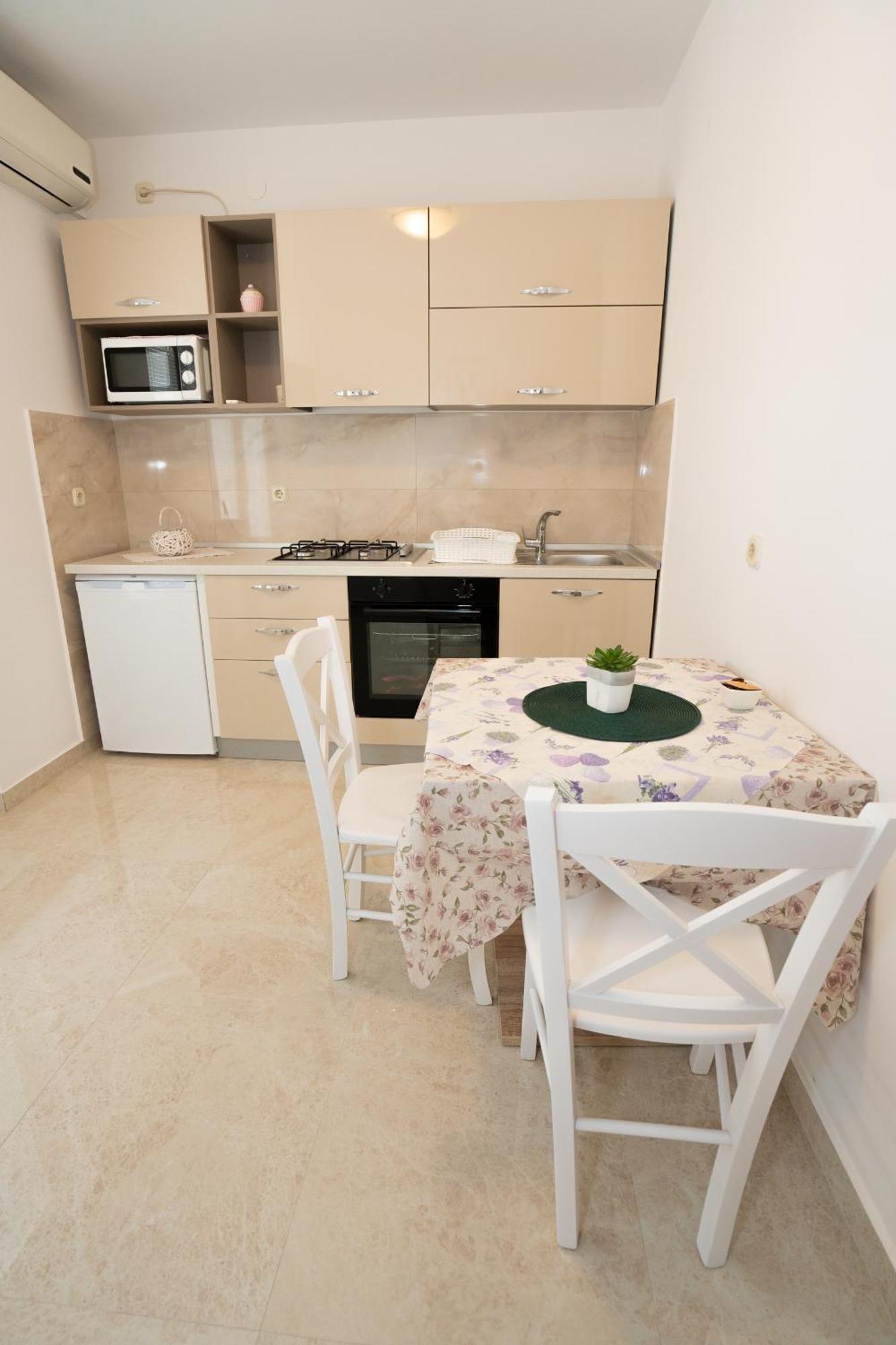 Apartmani Vidusin โนวาลยา ภายนอก รูปภาพ