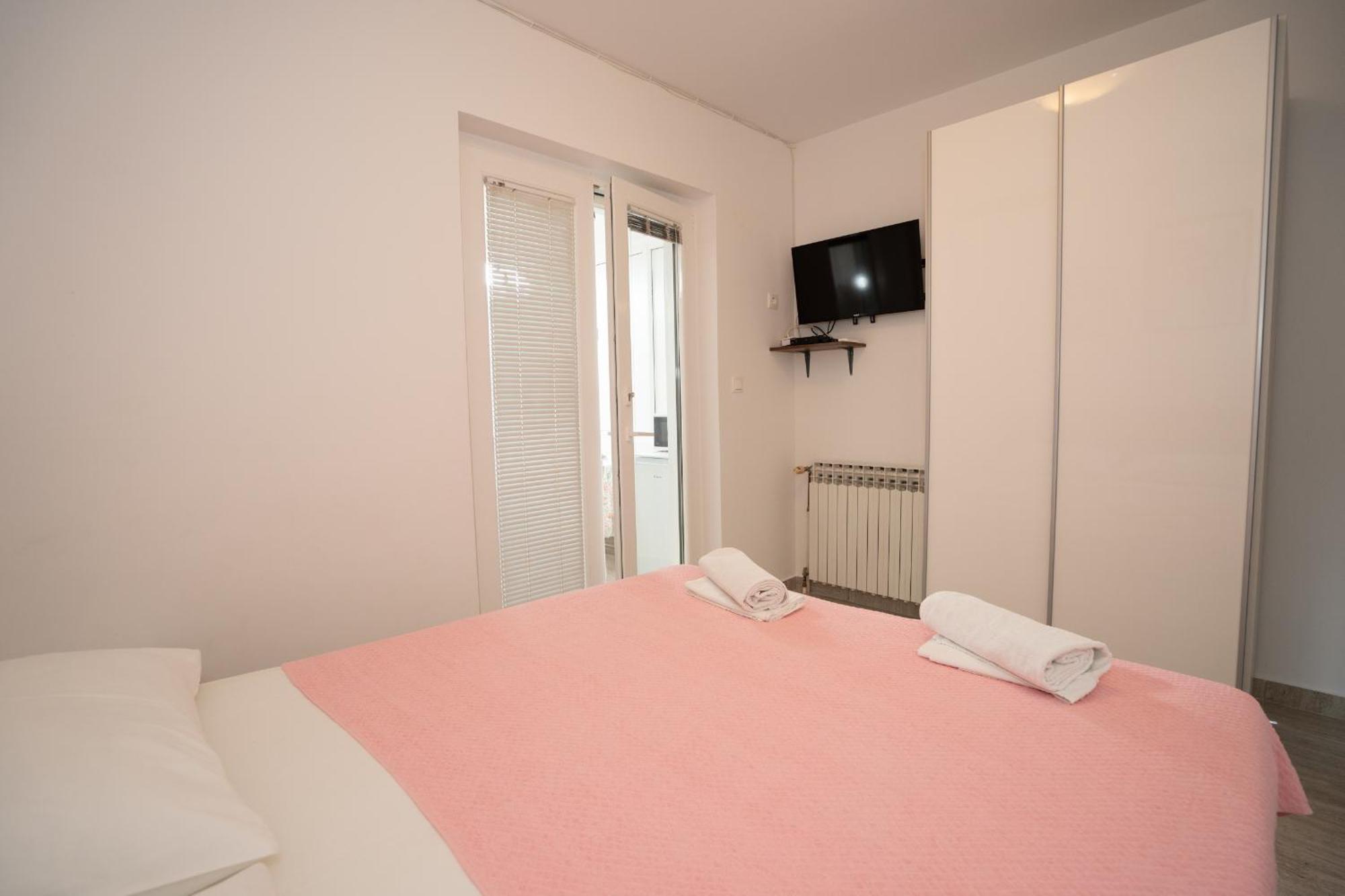 Apartmani Vidusin โนวาลยา ภายนอก รูปภาพ