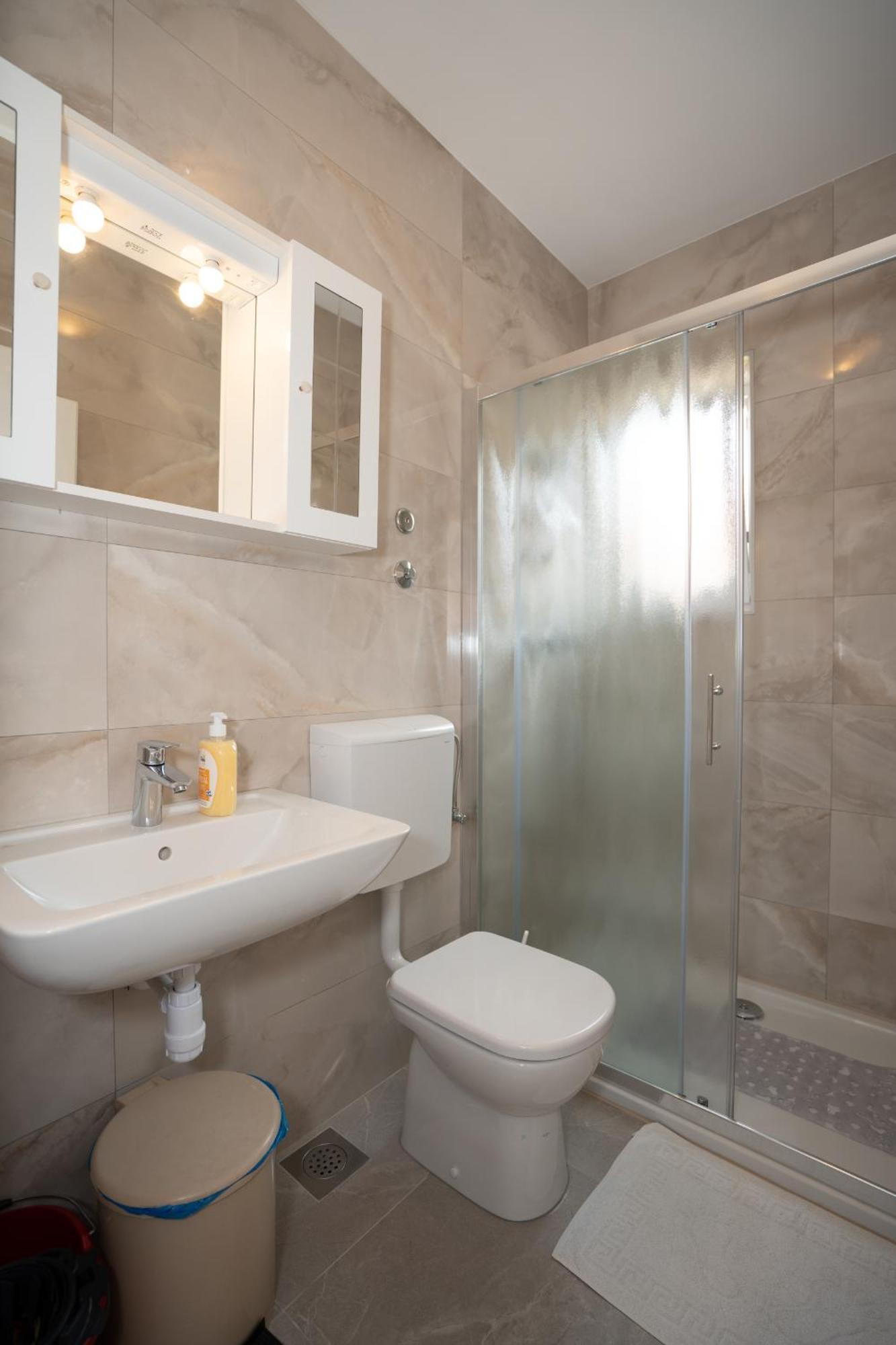 Apartmani Vidusin โนวาลยา ภายนอก รูปภาพ