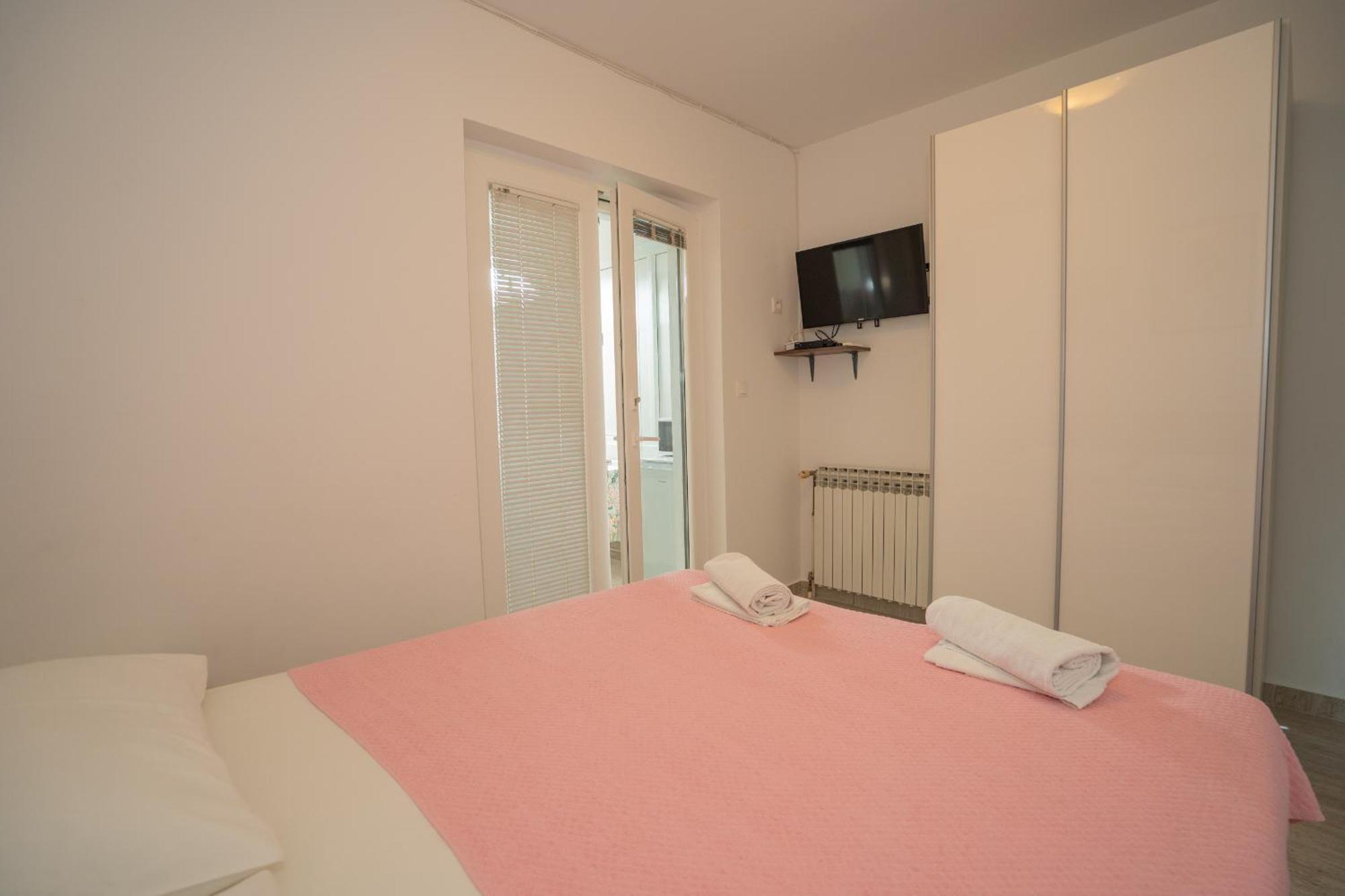 Apartmani Vidusin โนวาลยา ภายนอก รูปภาพ