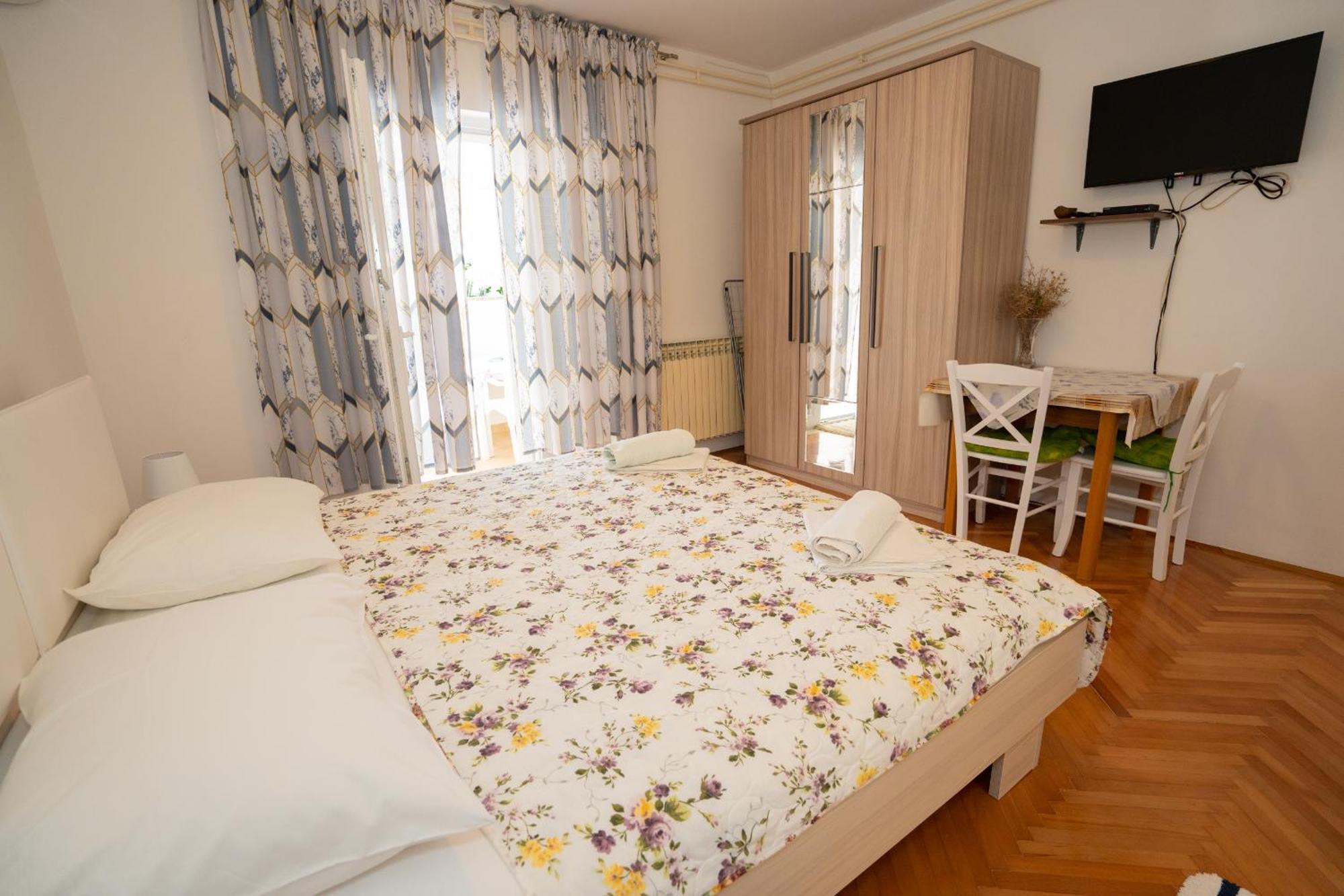 Apartmani Vidusin โนวาลยา ภายนอก รูปภาพ
