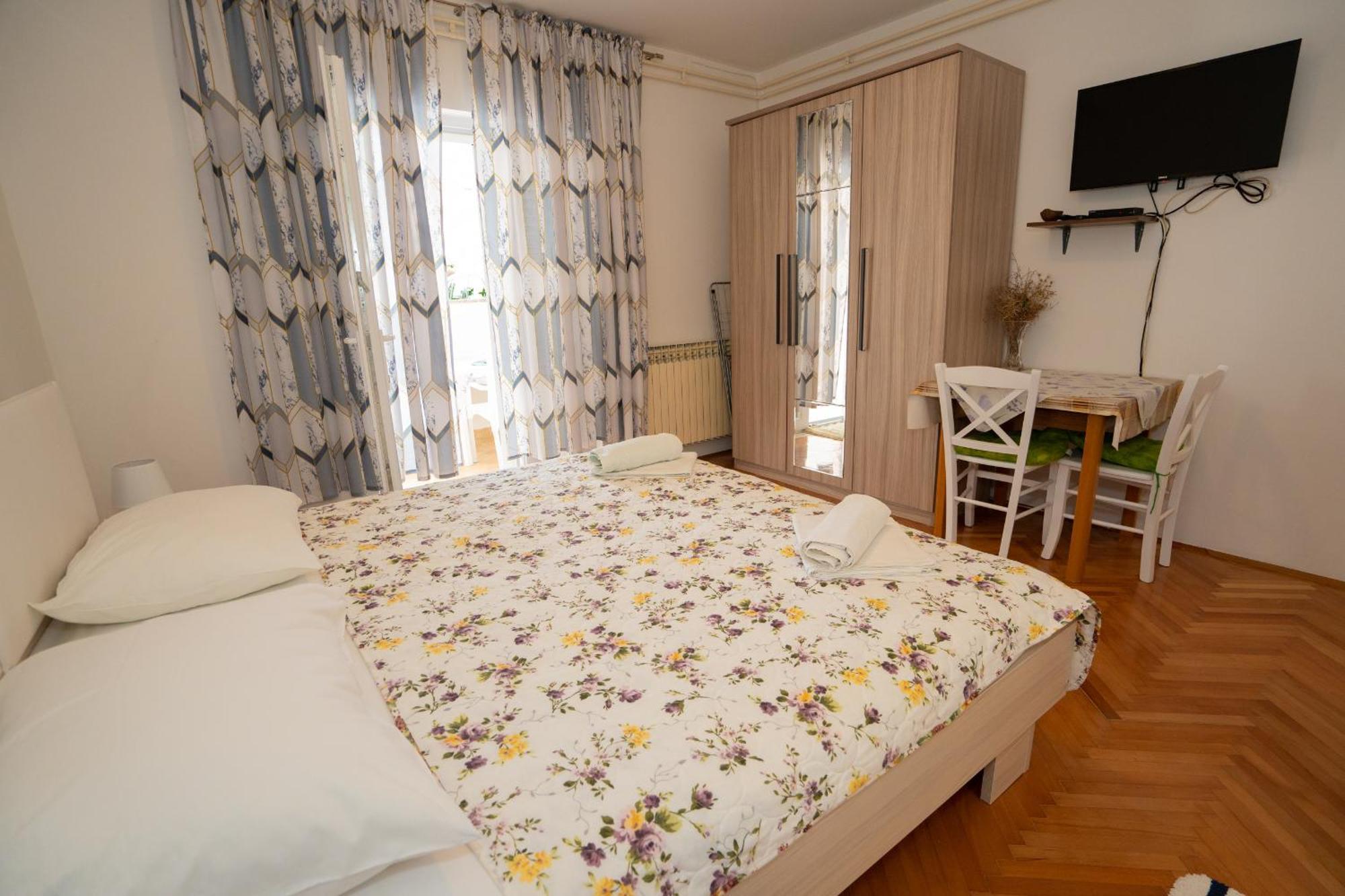 Apartmani Vidusin โนวาลยา ภายนอก รูปภาพ