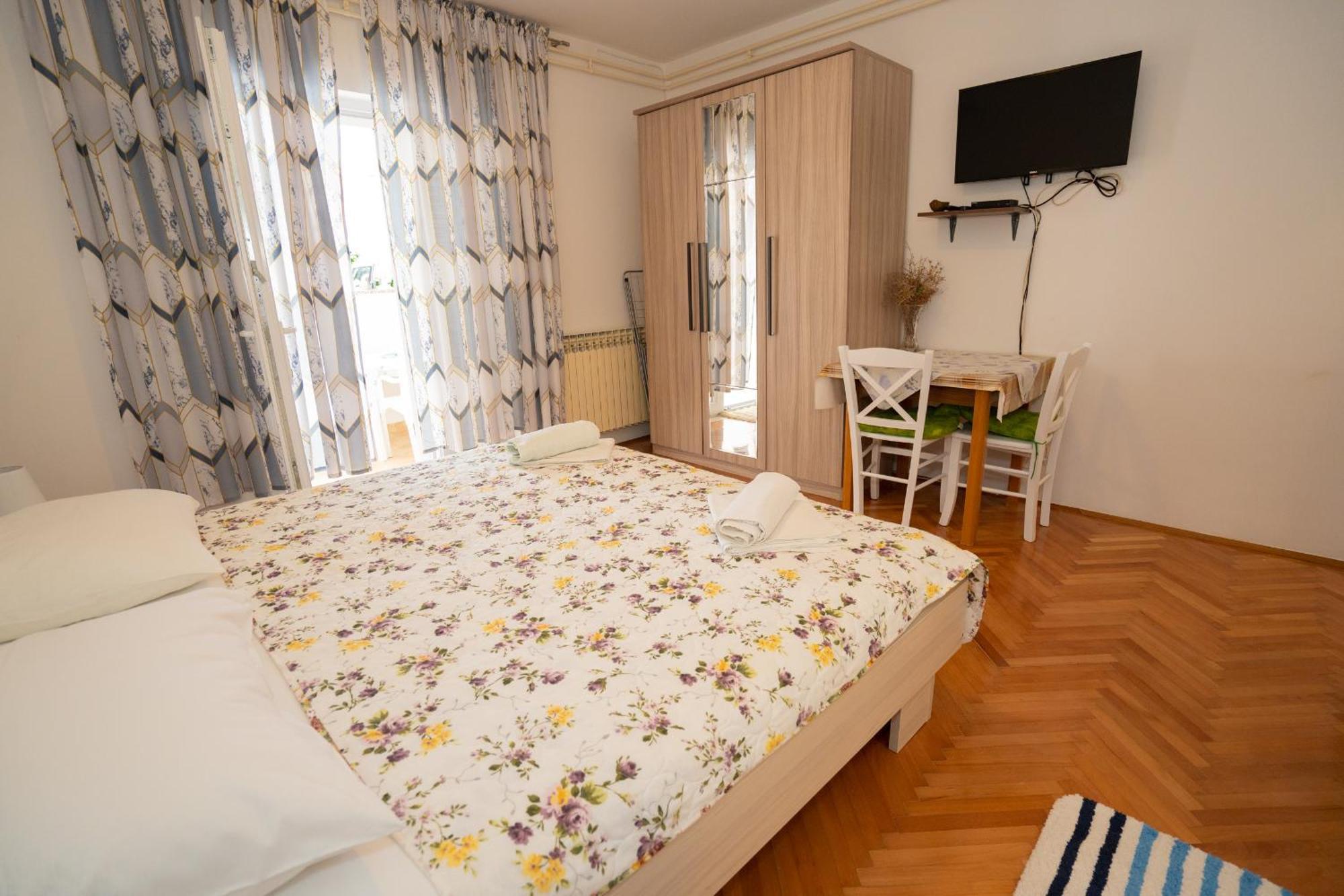 Apartmani Vidusin โนวาลยา ภายนอก รูปภาพ